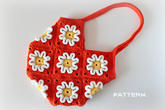 Crochet 3D Flower Purse by ZoomYummy
